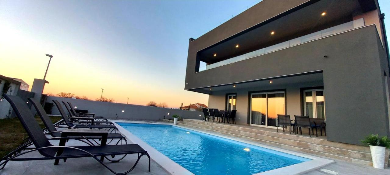 Villa Tia With Heated Pool & Jacuzzi Murvica  Ngoại thất bức ảnh