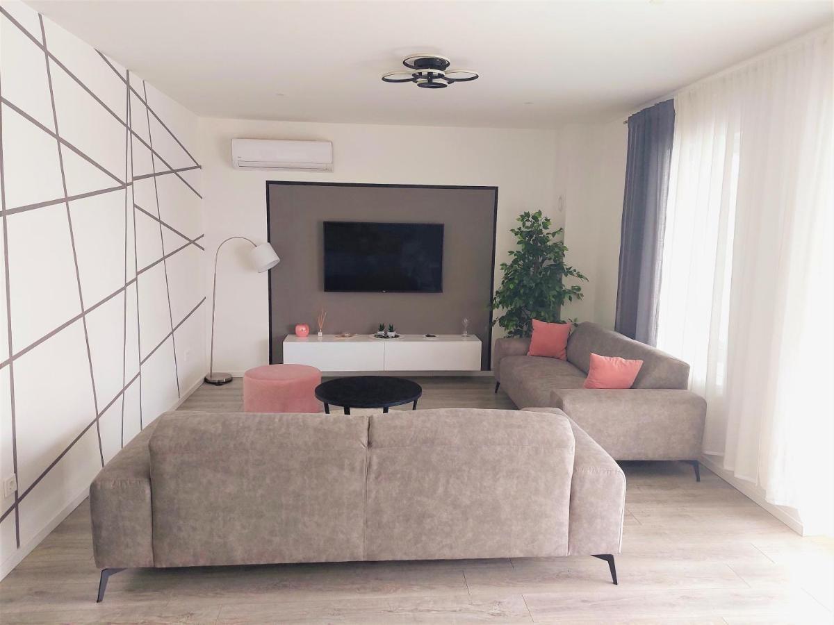 Villa Tia With Heated Pool & Jacuzzi Murvica  Ngoại thất bức ảnh